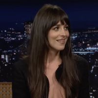 "Elle fait sa Lady Di, sublime !" : Dakota Johnson se dévoile en naked dress, et son look hyper sexy pourrait avoir un sens très féministe
